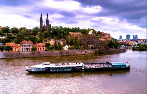 Two-hour grand cruise in Prague - Image 2